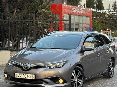 Toyota Auris 2015