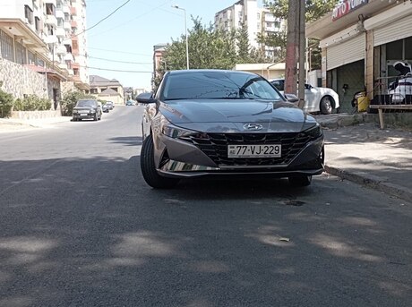 Hyundai Elantra 2023