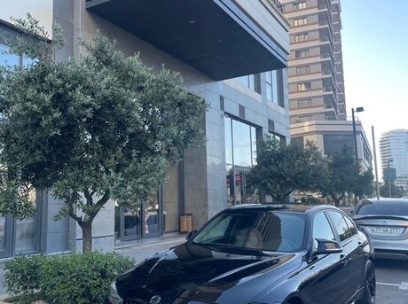 BMW 330 2017