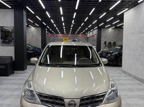 Nissan Tiida 2012