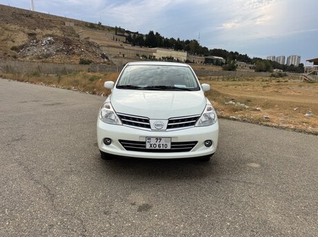 Nissan Tiida 2012