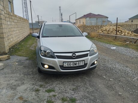 Opel Astra 2010