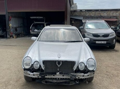 Mercedes E 320 2001