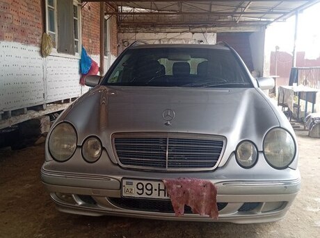 Mercedes E 220 2002
