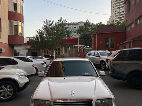 Mercedes E 250 1995