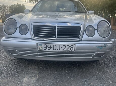 Mercedes E 240 1999