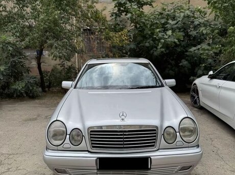 Mercedes E 240 1999