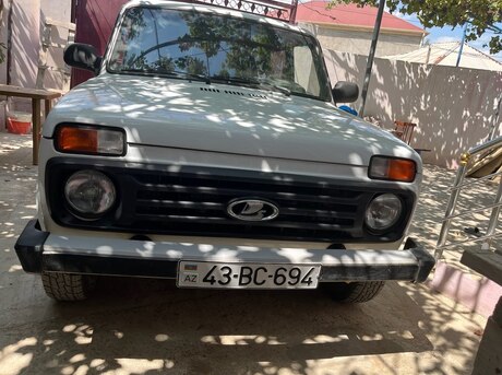 LADA (VAZ) Niva 2011
