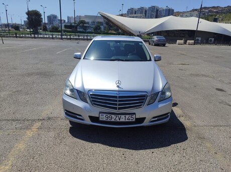 Mercedes E 200