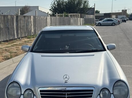 Mercedes E 220 2000