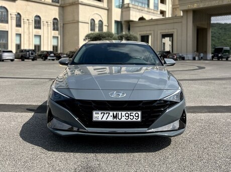 Hyundai Elantra 2022