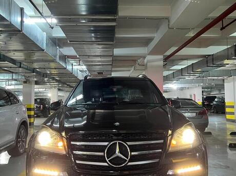 Mercedes GL 500 4MATIC 2011