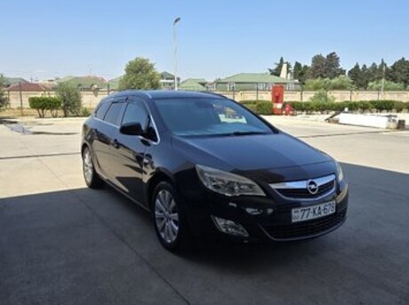 Opel Astra 2011