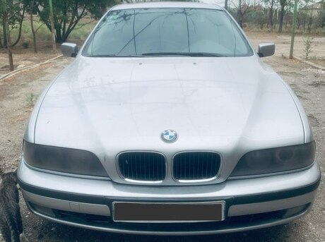 BMW 528