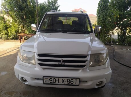 Mitsubishi Pajero io 2002