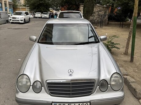 Mercedes E 240 1999