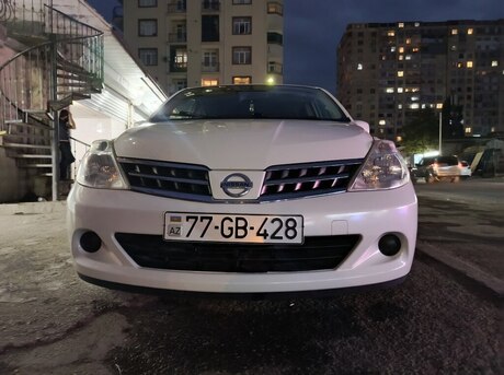 Nissan Tiida 2011