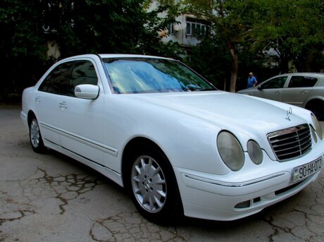 Mercedes E 220 2000