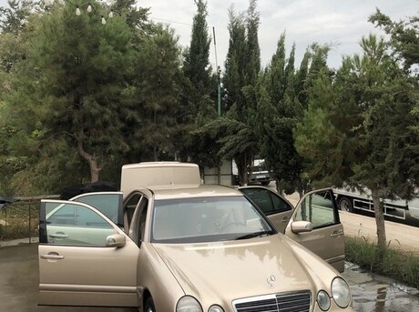 Mercedes E 220 1999