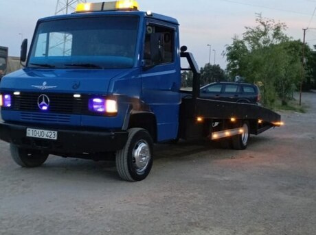 Mercedes 709 D 1989