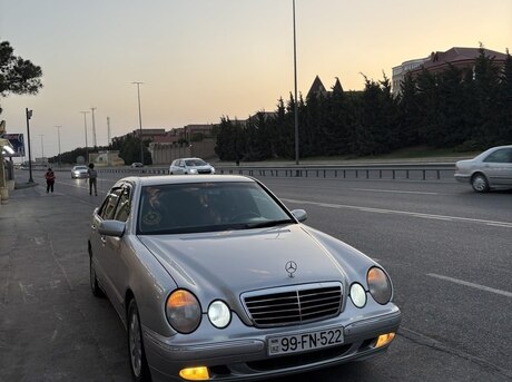 Mercedes E 220 2000