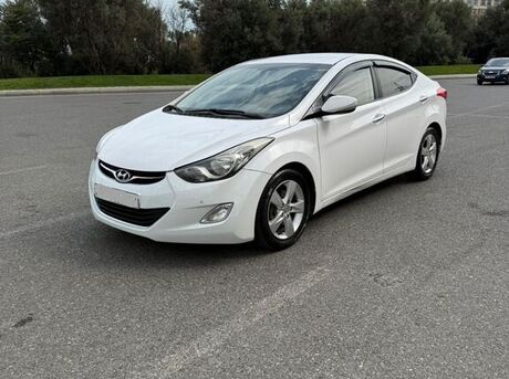 Hyundai Avante 2013