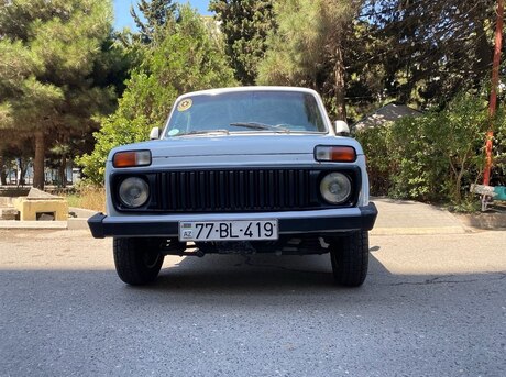 LADA (VAZ) Niva 2000