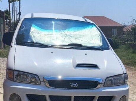 Hyundai H-1 2004
