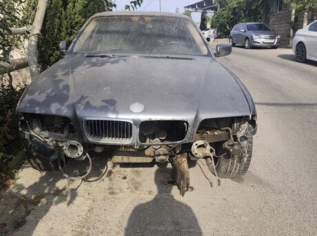 BMW 735 1998