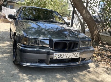 BMW 320 1992