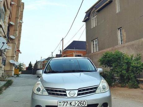 Nissan Tiida 2011