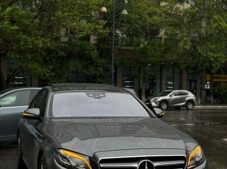 Mercedes E 300 e 2019