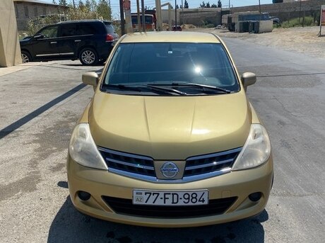 Nissan Tiida 2011
