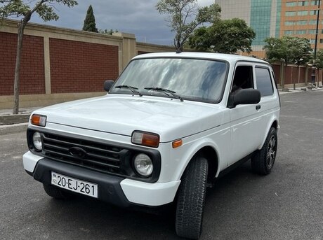 LADA (VAZ) Niva 2016