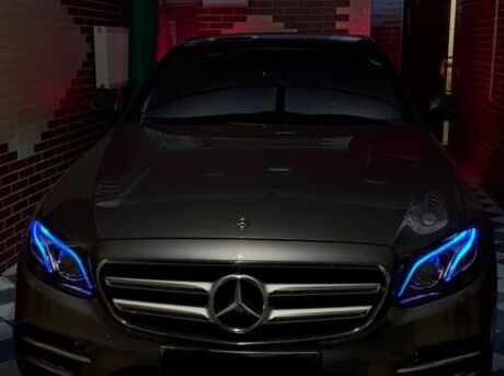 Mercedes E 300 e