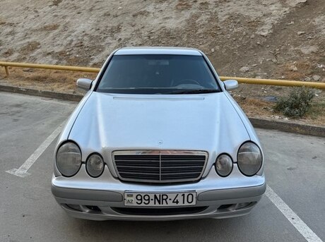 Mercedes E 220 2000
