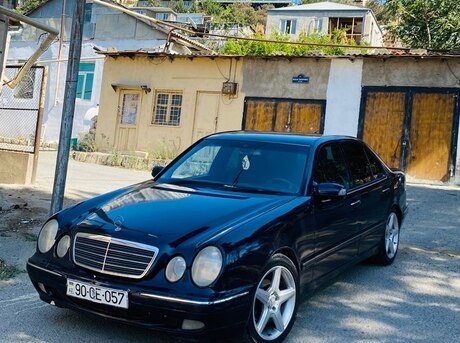 Mercedes E 220 2000
