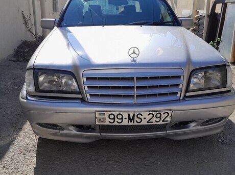 Mercedes C 180