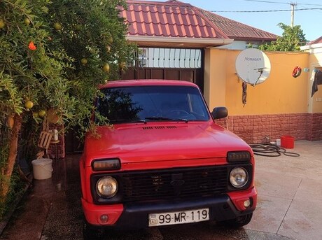 LADA (VAZ) Niva 1990