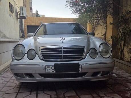 Mercedes E 220 2001