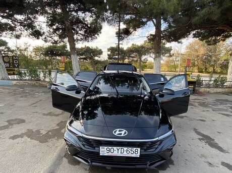 Hyundai Elantra 2024