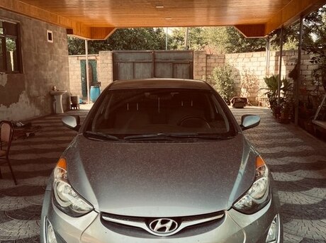Hyundai Elantra 2013