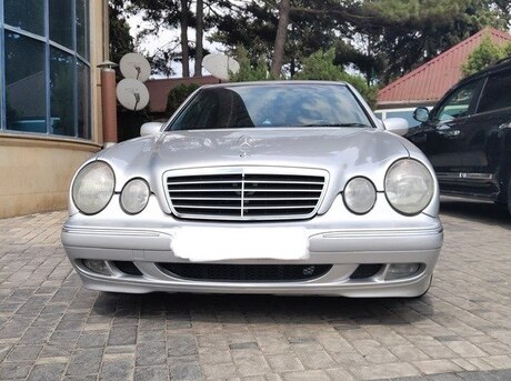 Mercedes E 220 2000