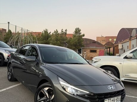 Hyundai Elantra 2022