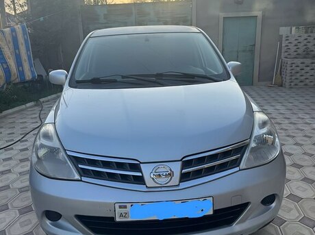Nissan Tiida 2011