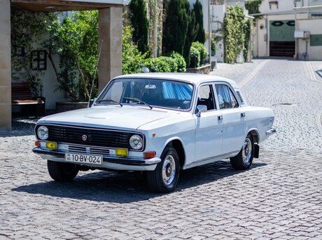 GAZ 24 1988