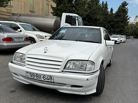 Mercedes C 240