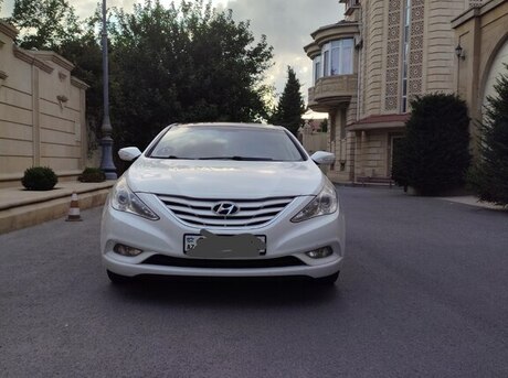 Hyundai Sonata 2011