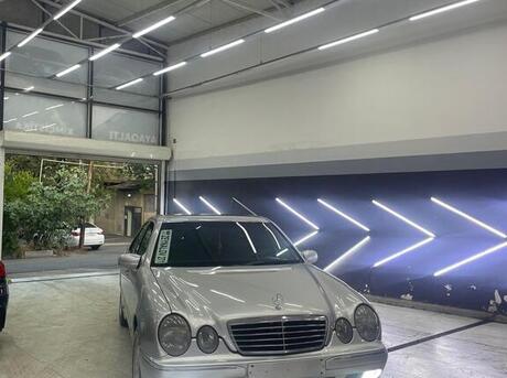 Mercedes E 220 2001