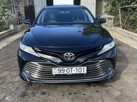 Toyota Camry 2019
